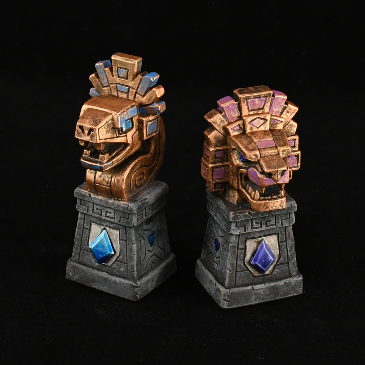 Loa Puzzle Statues