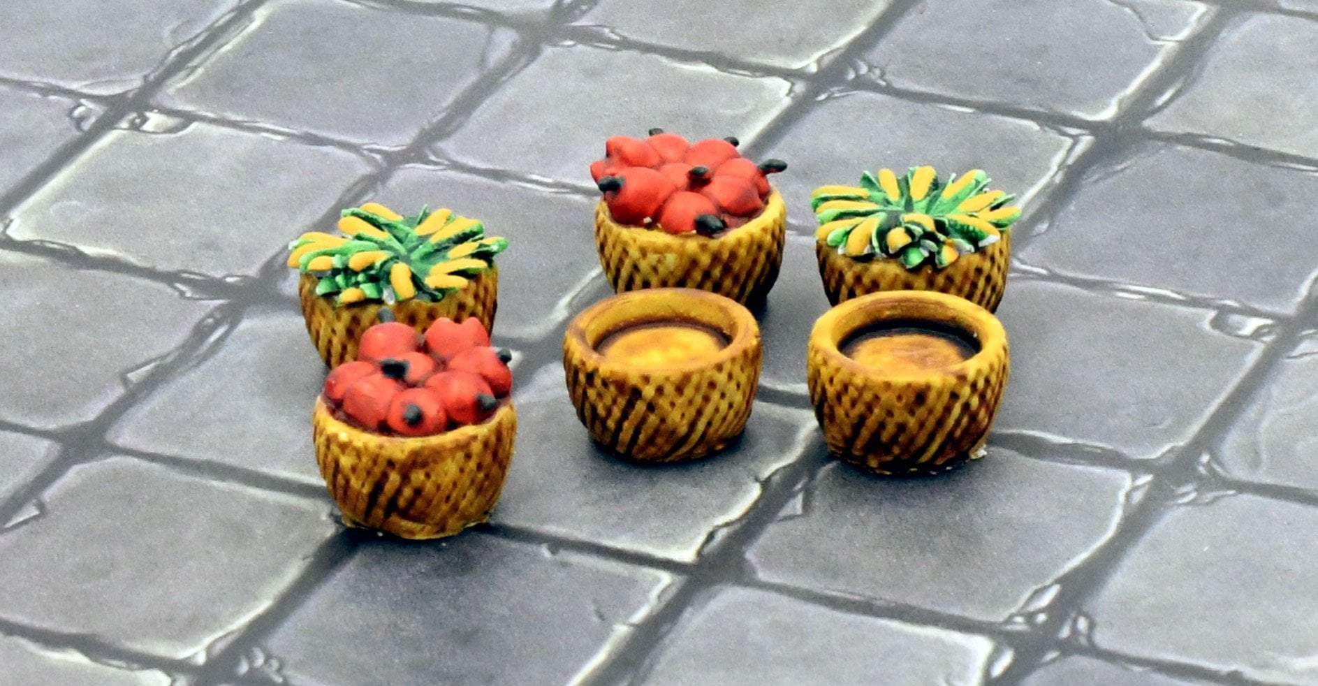 Galladoria Games Crown N Laurel Tavern Basket Set